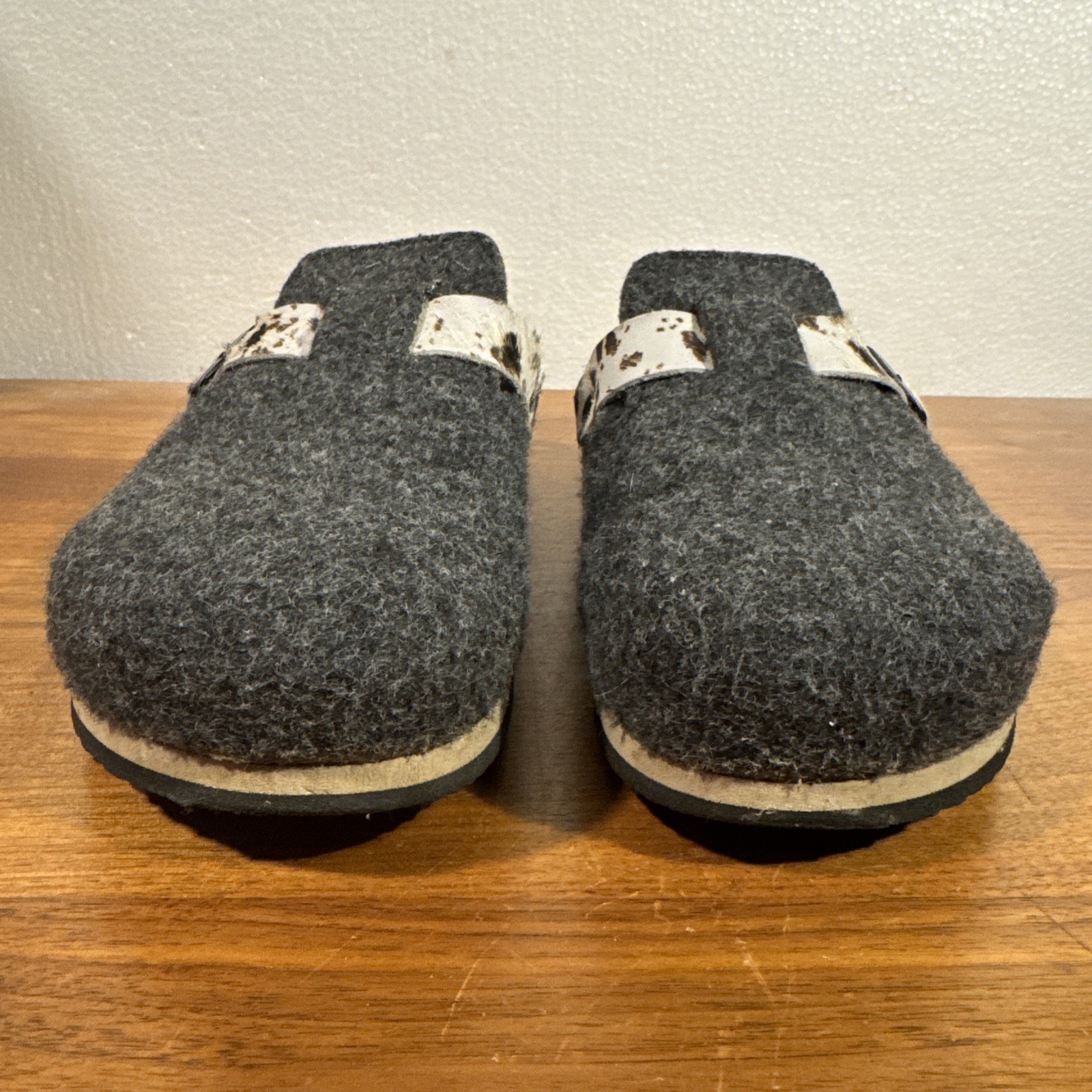Mandel Sandals Sabot Clog EU 36, US 6 NOE Grey Felt Faux Cowhide Strap Cork $85