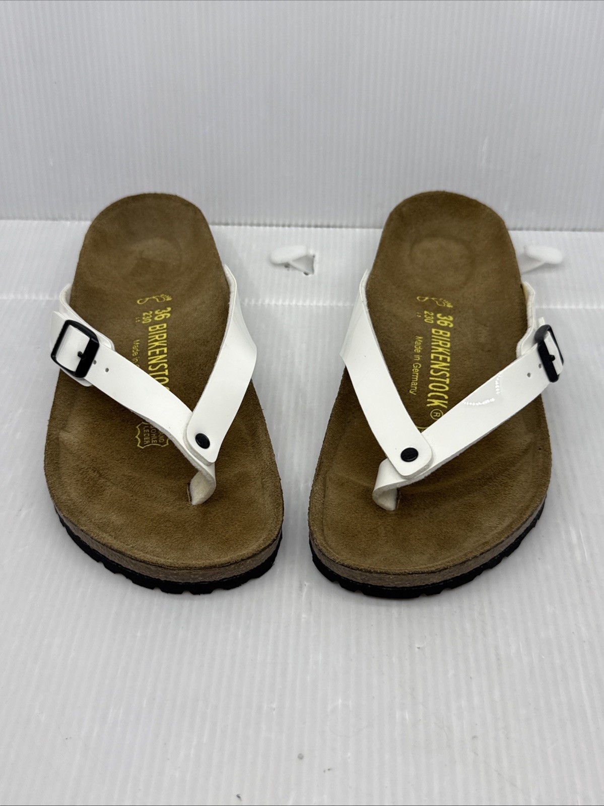 BIRKENSTOCK White Leather Sandals SIZE 36 Casual Slip On Thong style