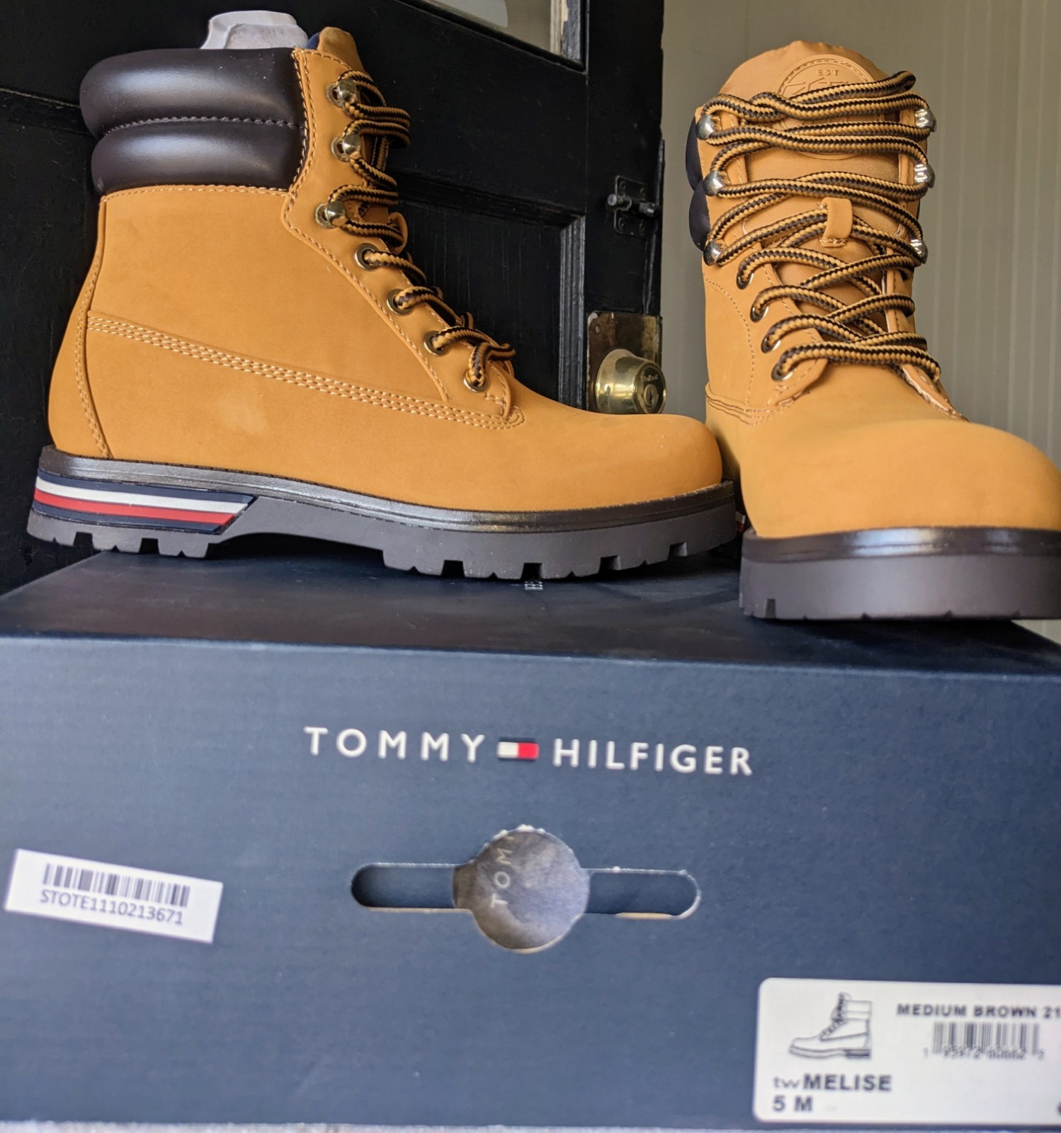 Tommy Hilfiger Melise Womens Brown Leather Lace-Up Ankle Bootie 5M NIB