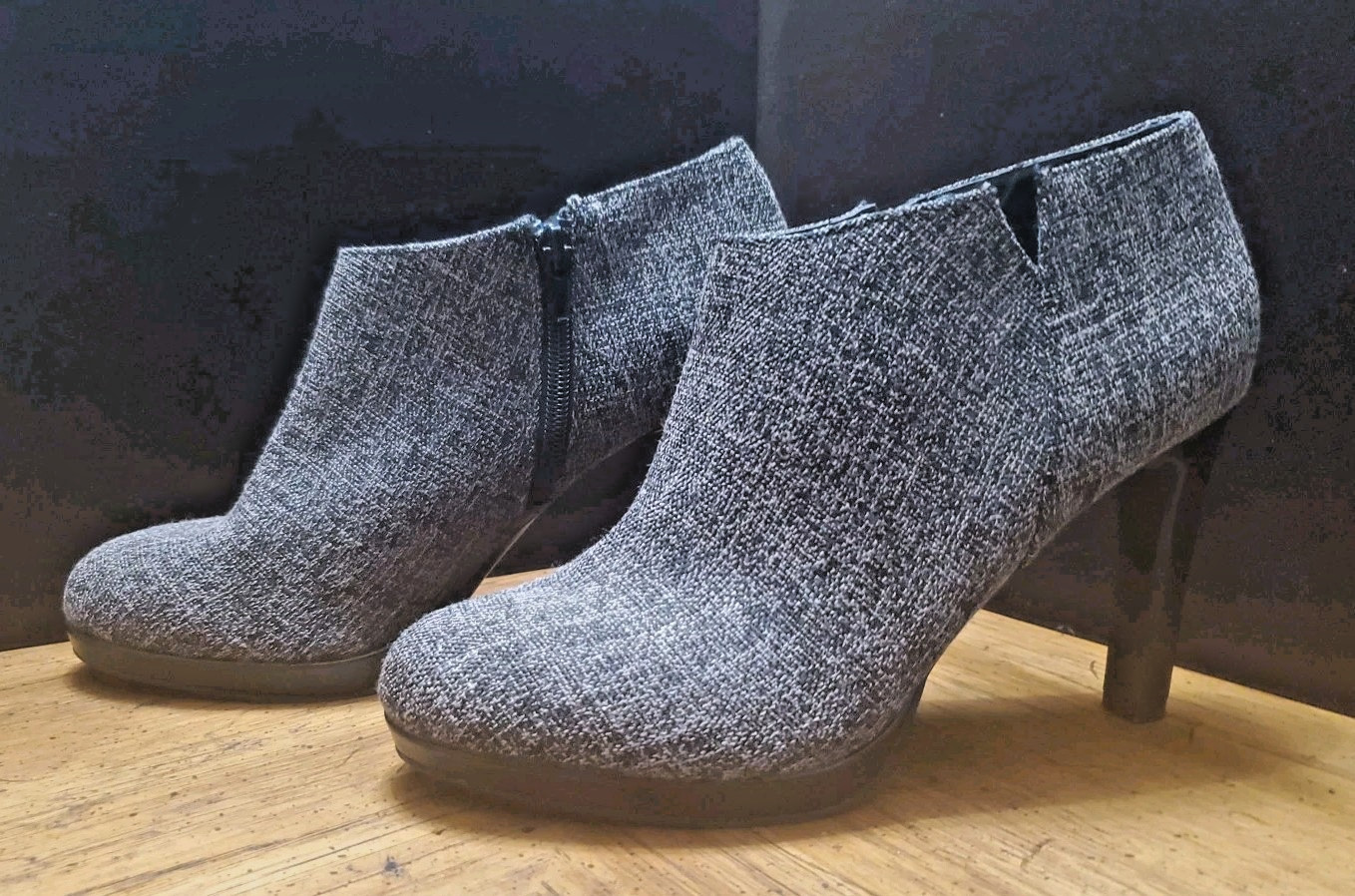 Kelly & Katie Gray Blended Fabric Ankle Bootie Heel Round Toe Zip Size 8.5