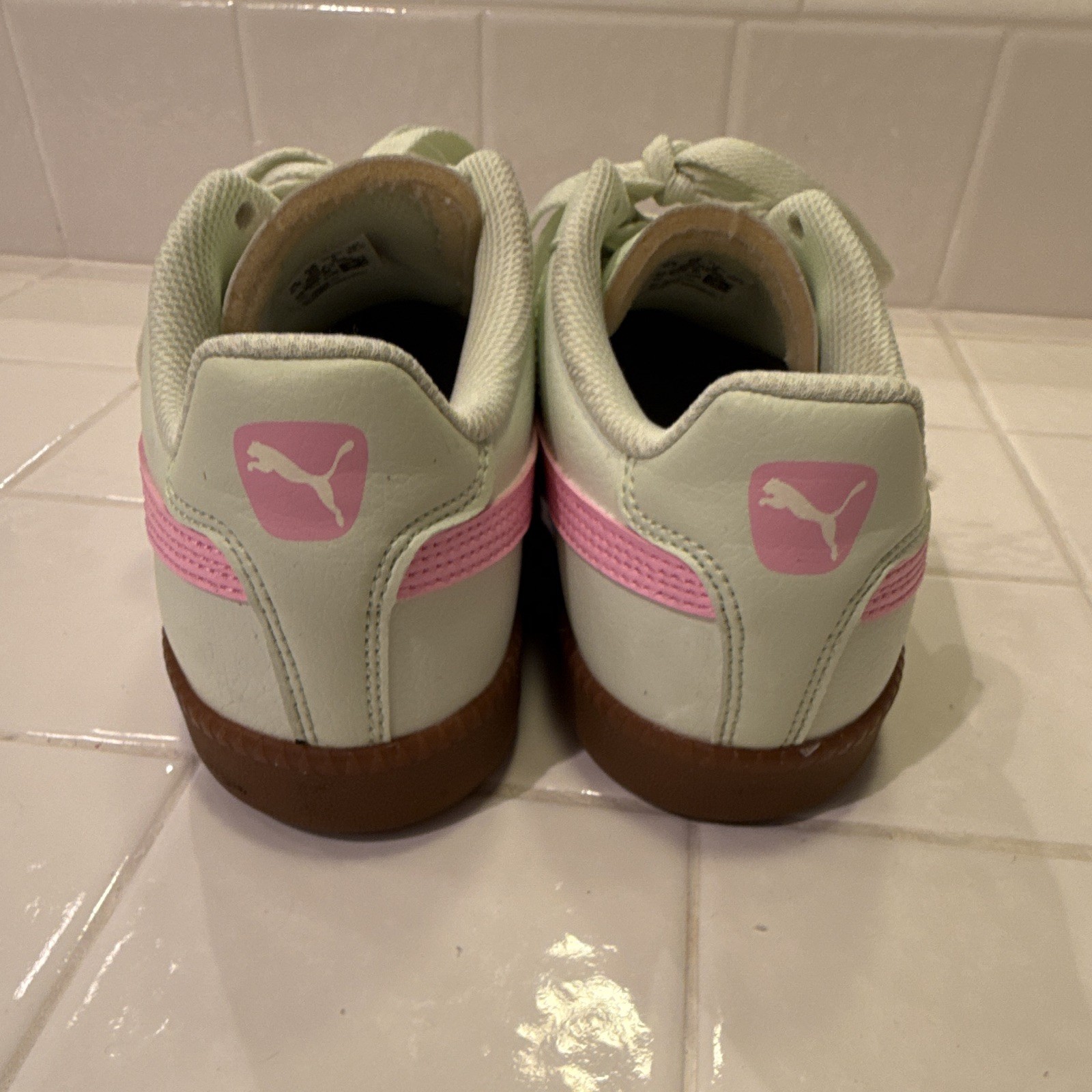 PUMA Green Pink Gum Rubber Sole Logo Lace Up Low Top Sneakers 401090-10 Women