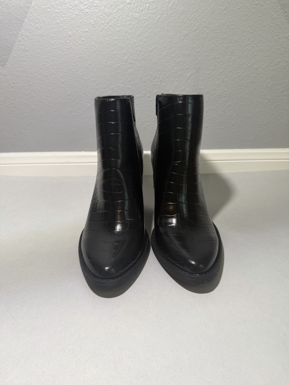 Madden Girl Women’s Black Faux Leather Ankle Booties Croc Embossed Sz 9 NEW