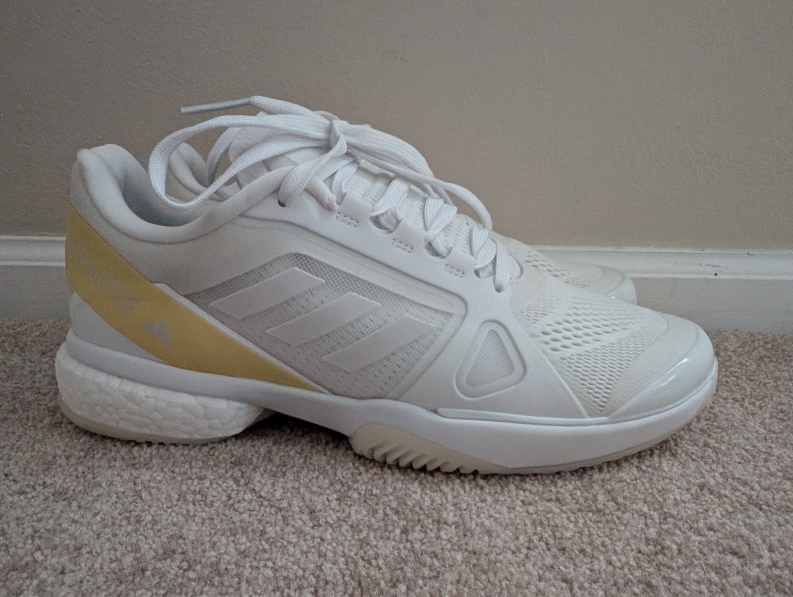NWOB Adidas Avaluxe Tennis Shoes Lace Up Sneakers, White/Orange Tint, Sz 8.5
