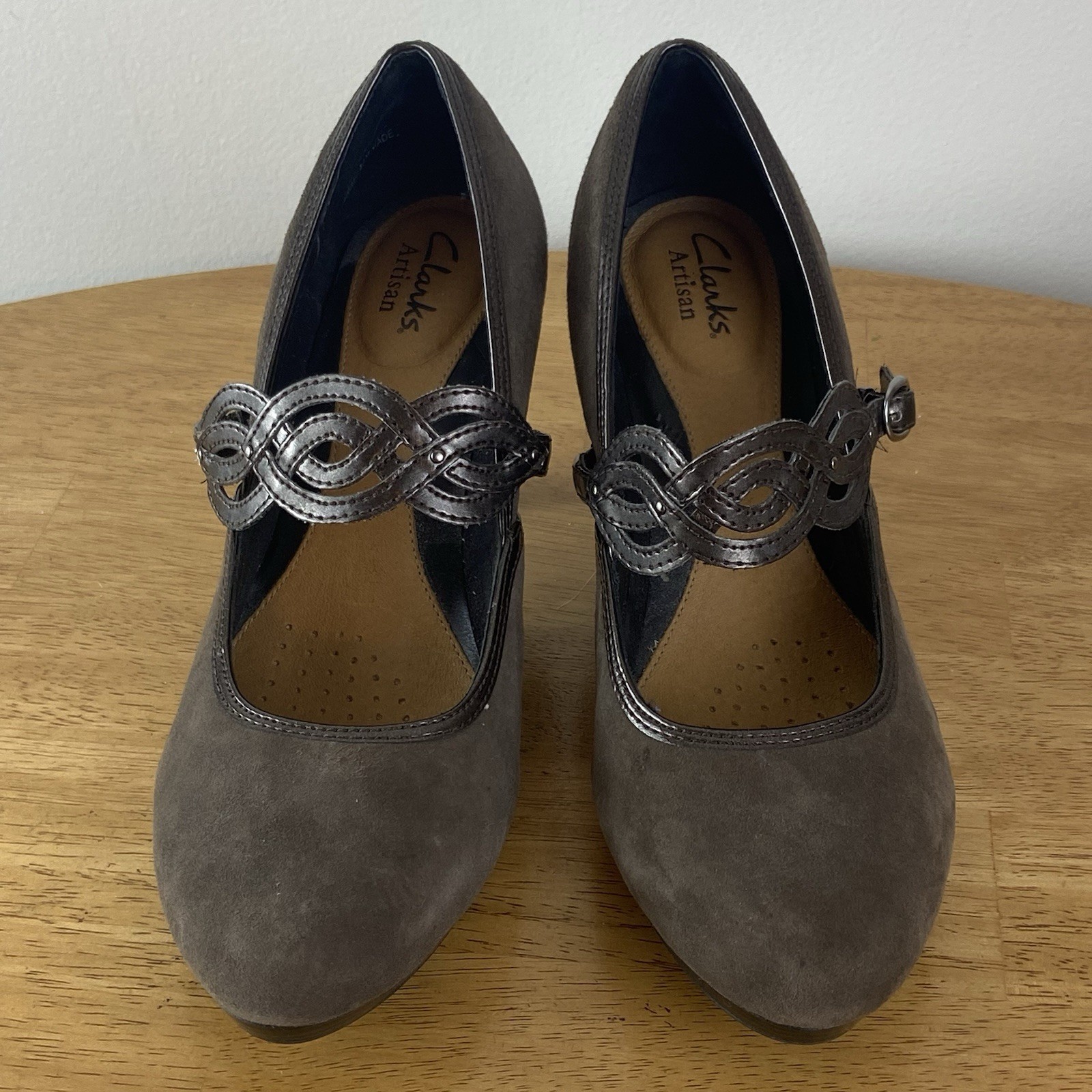 Clarks Artisan Active Air Women’s Brown Suede Leather Pumps Straps Buckle Sz 6.5