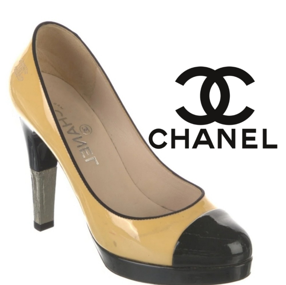 Chanel Interlocking CC Logo Patent Leather Pumps Women’s Size: |US 6.5, IT36
