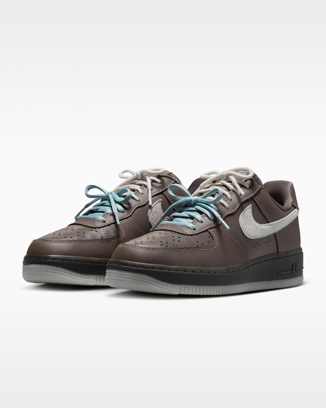 NIKE Women’s Air Force 1 ’07 LV8 IR5690-256 Ridge Rock Ocean Cube Sail Bust Grey