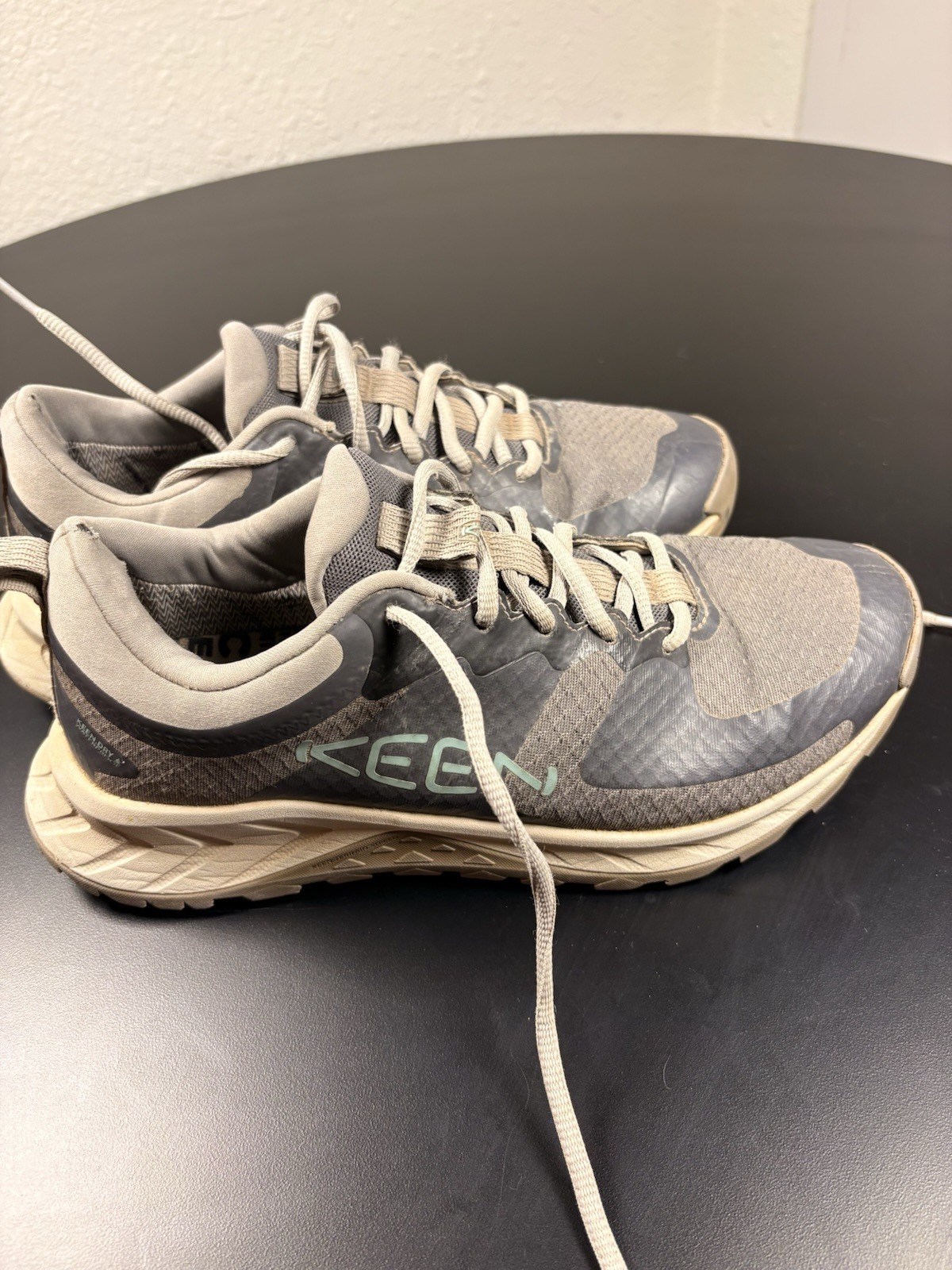 KEEN Women’s Versacore Breathable Comfortable Waterproof Hiking Shoes Size 8.5