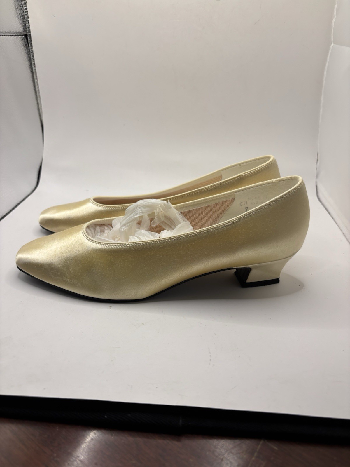 Ivory Satin Fancy Wedding Dyeables Size 7 Low 1.25″ Heels Worn Once
