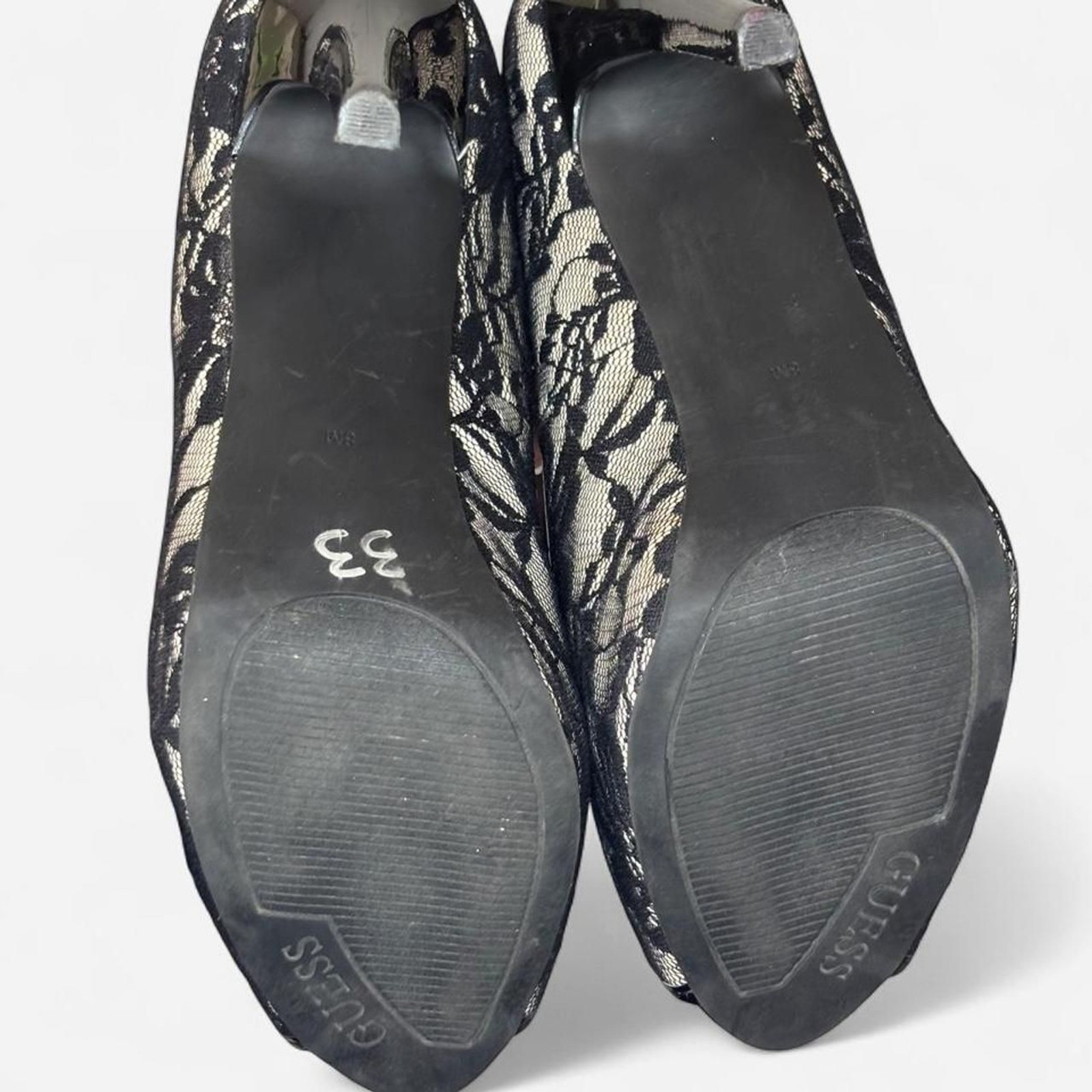 Guess Women’s Black and Blue Courts