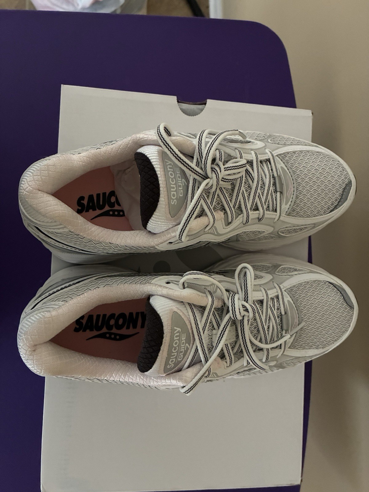 NIB Sz 7.5M Saucony Progrid Guide 7 White/Pink Women’s Running Shoes