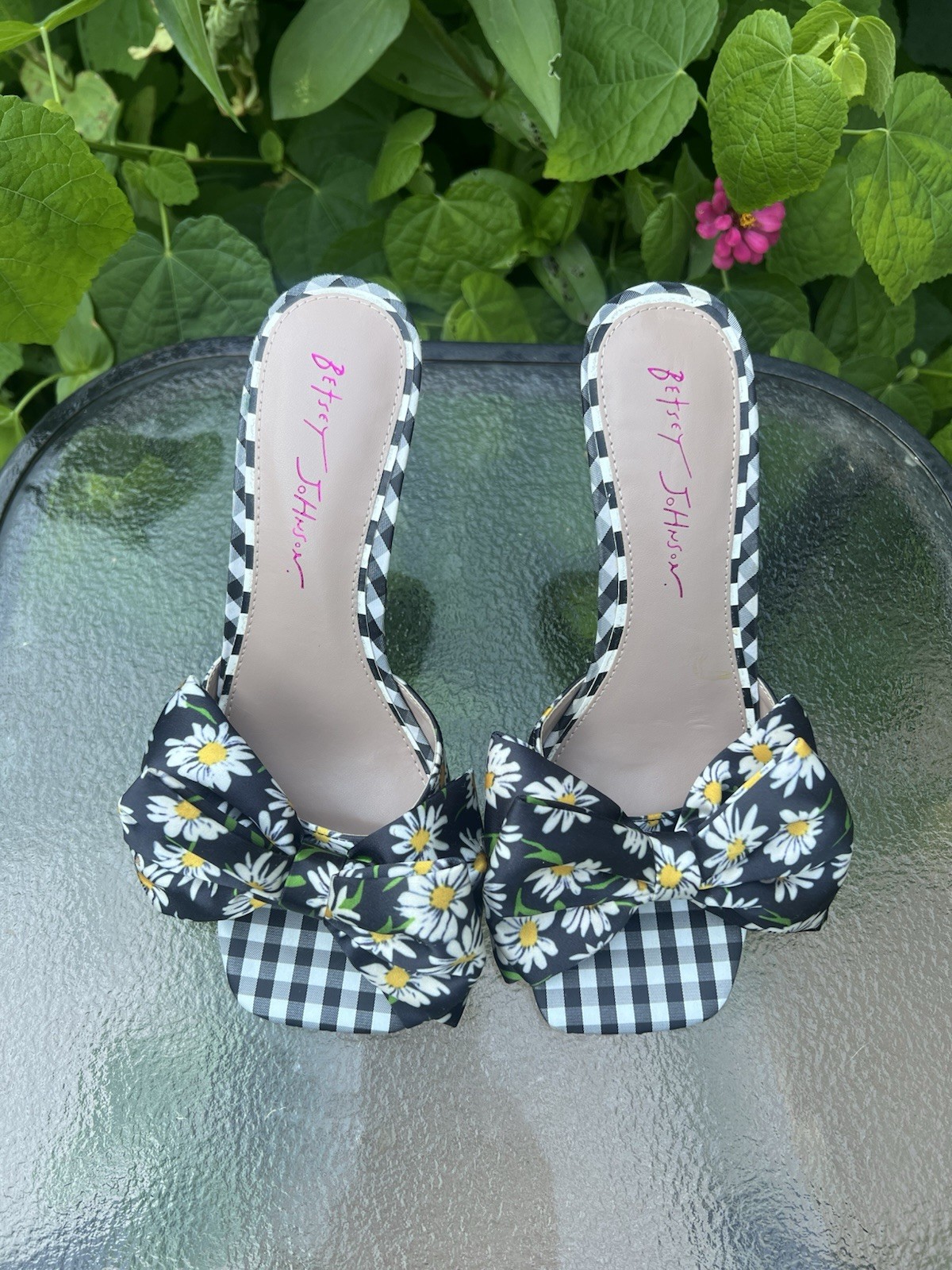 Betsey Johnson Skyee Daisy Bow Heels 7.5 Gingham Floral Euro Summer Coquette