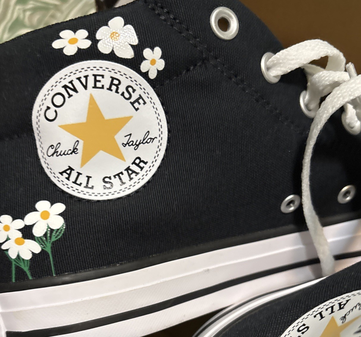 Black Embroidered Flower Converse High Top Chuck Size 8 Men 10 Women Shoes NEW