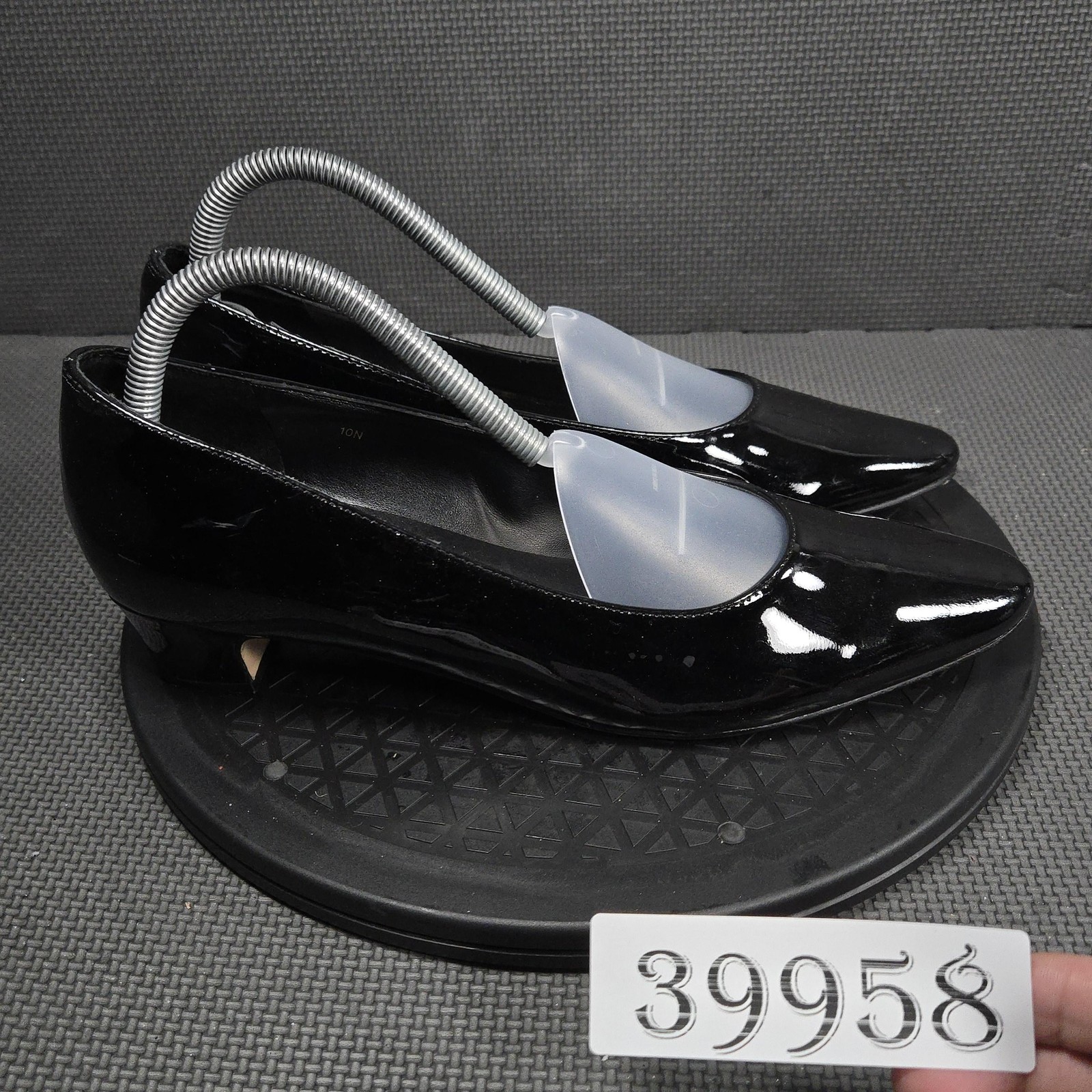 Vaneli Shoes Womens Size 10 N Black Patent Leather Kitten Heel Pumps Pointed
