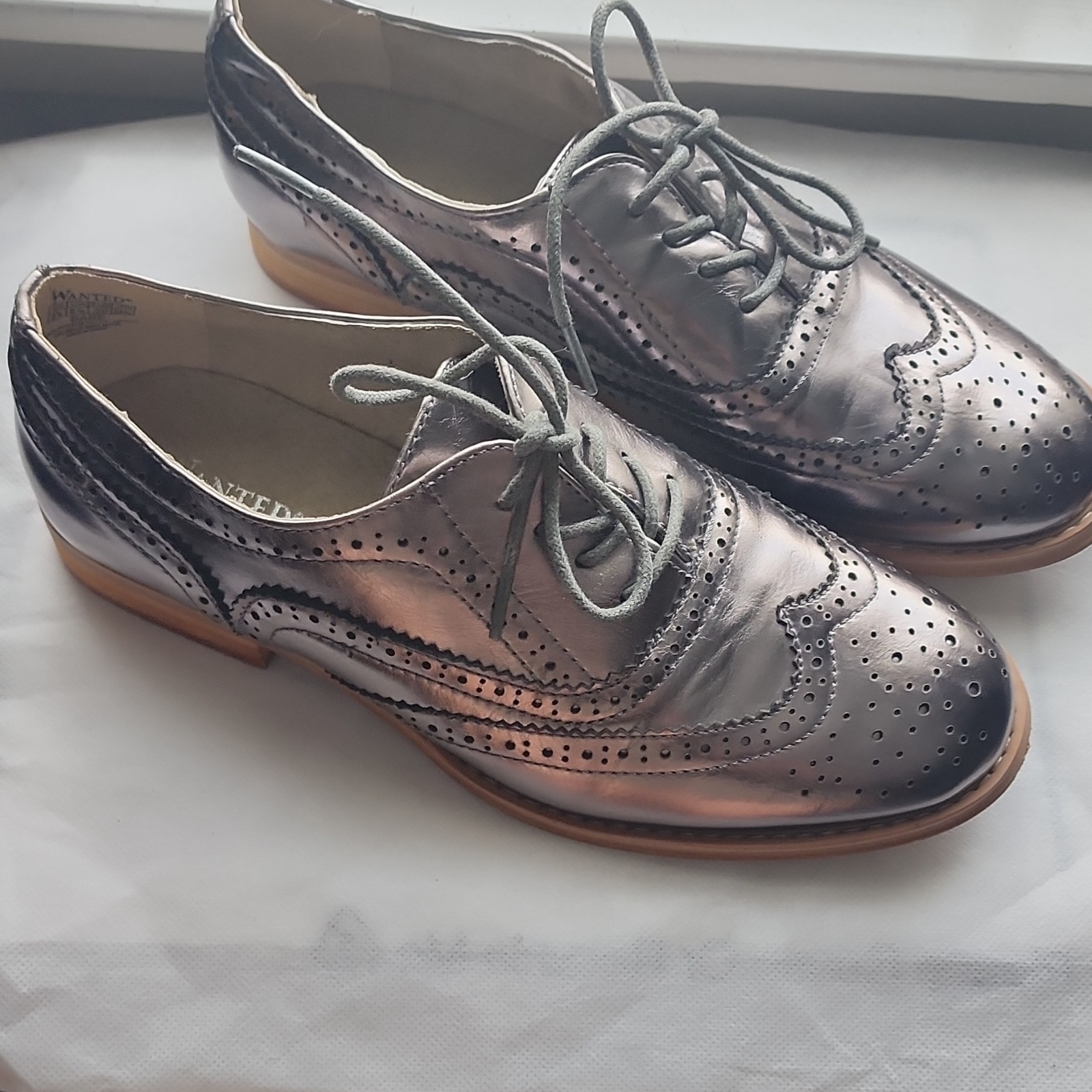 Wanted Silver Wingtip Brogue Lace Up Flats Synthetic PU Upper US Size 8.5