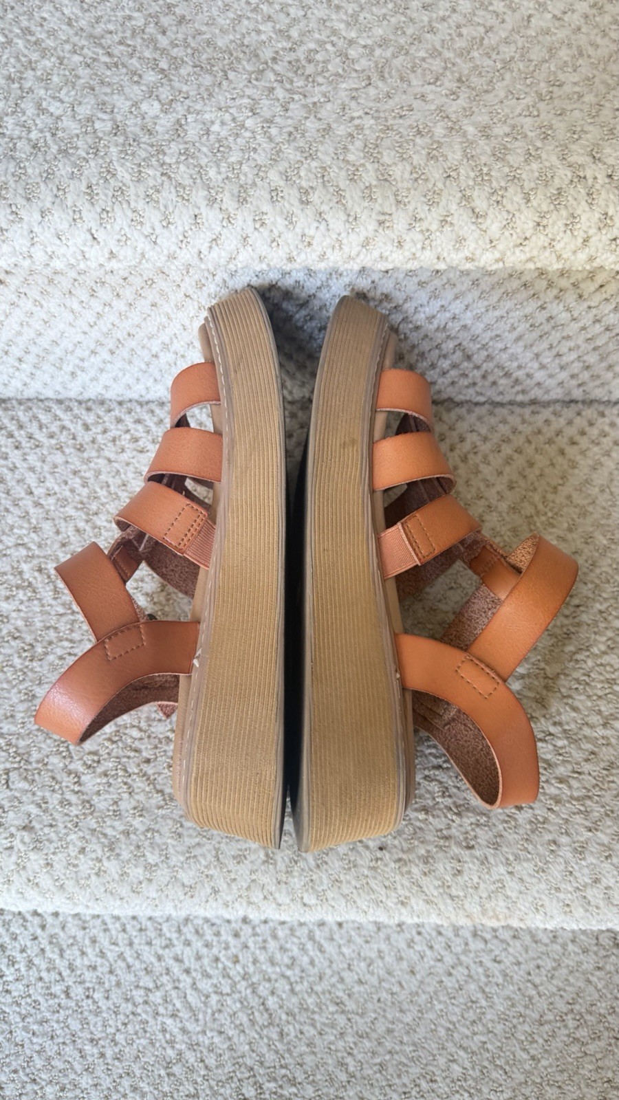 American eagle sandals . SZ 6