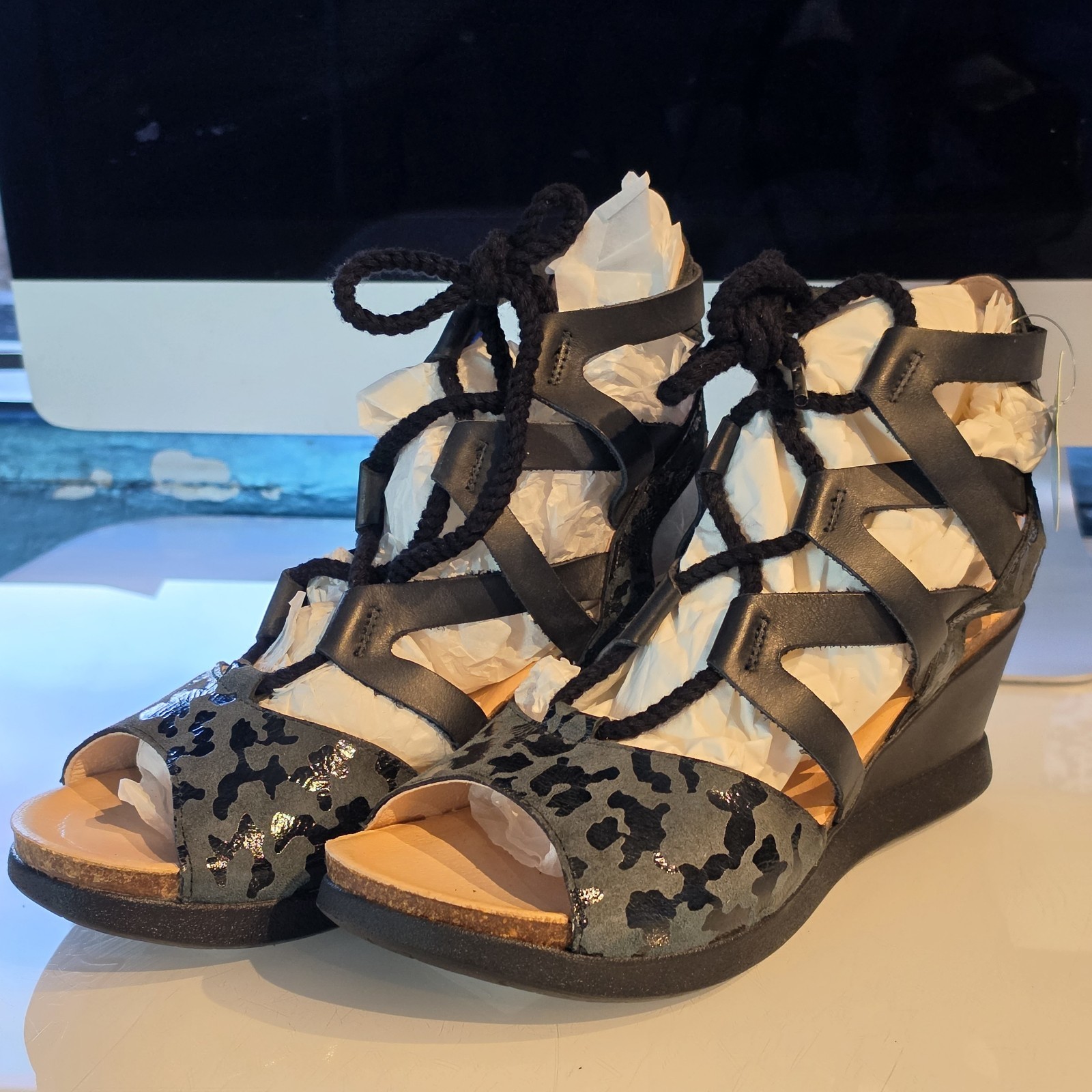Wanda Panda Maddox Wedge Sandals EU 37 US 6.5-7 Black Leather Leopard Spain