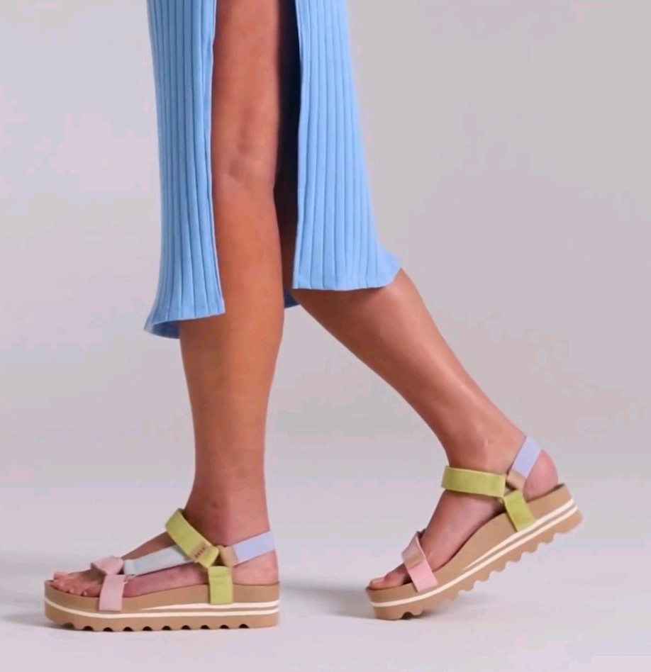 NWT Reef Cushion Rem Hi Women’s 8 Leather Suede Platform Comfort Sandals