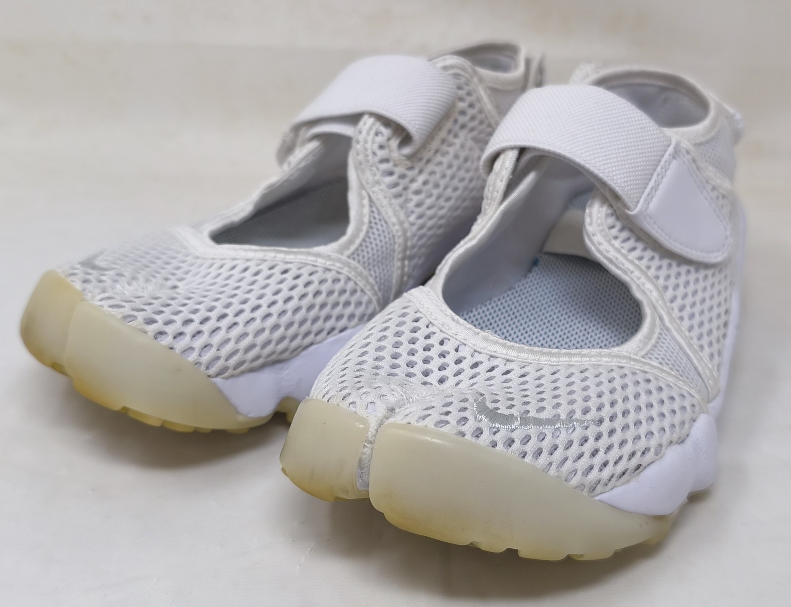 Size 6 – Nike Wmns Air Rift Breathe White 2019 848386-100