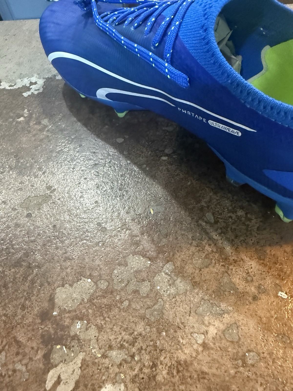 Puma Women’s Ultra Ultimate Ultra Blue Puma White Soccer Cleats Size 9.5