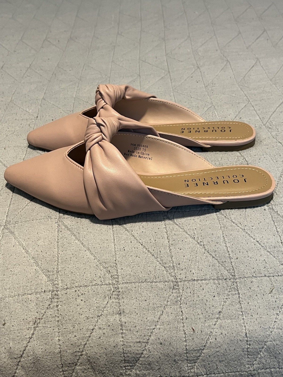 Journee Collection Women’s Tru Comfort Foam Salinn Flats Blush Size 7 NIB
