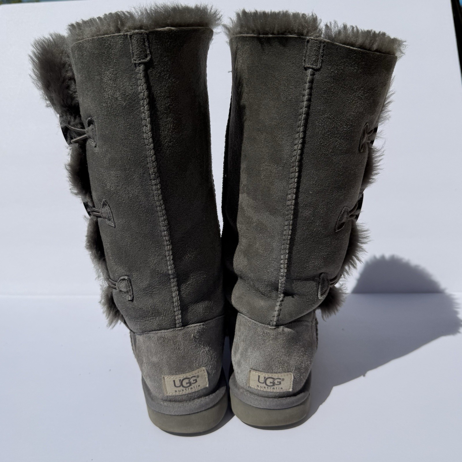 UGG Australia Bailey Button Triplet Boots Women’s 8 Gray Twinface Sheepskin