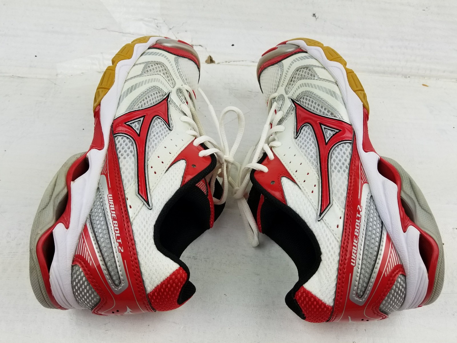 Mizuno Wave Bolt 2 Women’s Running/Walking Althletic Shoes SZ 9.5