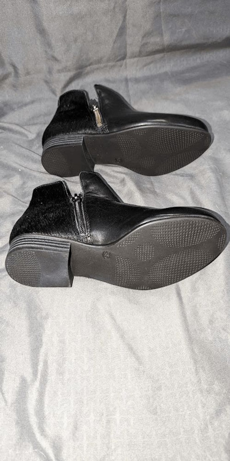 Eric Michael Isabella Ankle Boots Womens US 5 EU 35 Black Leather Zip Low Heel