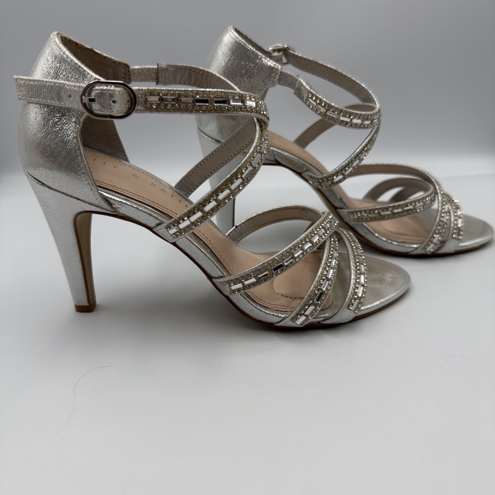 KELLY & KATIE Women’s REEKIE Silver/Rhinestone SANDALS / HEELS – Size: 7