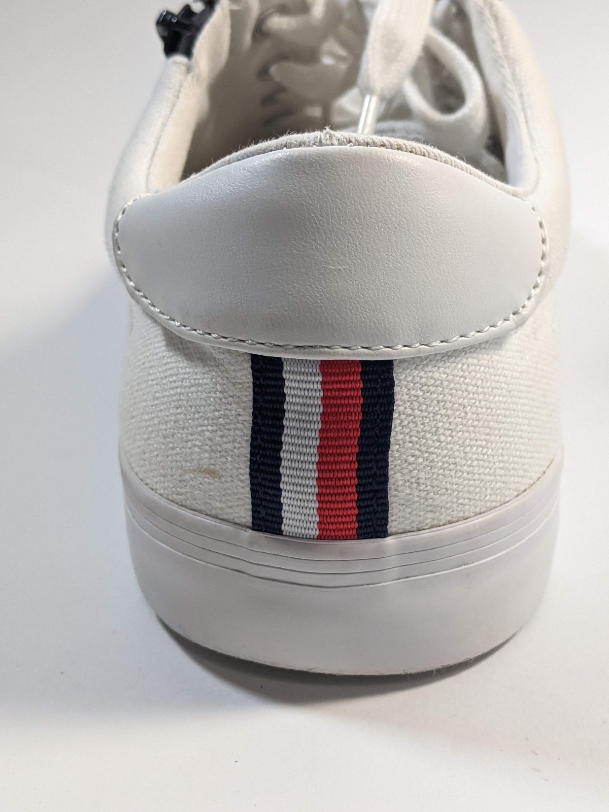 Tommy Hilfiger Women’s Paulli White W/Red White Blue Accents Canvas Sneaker Sz 9