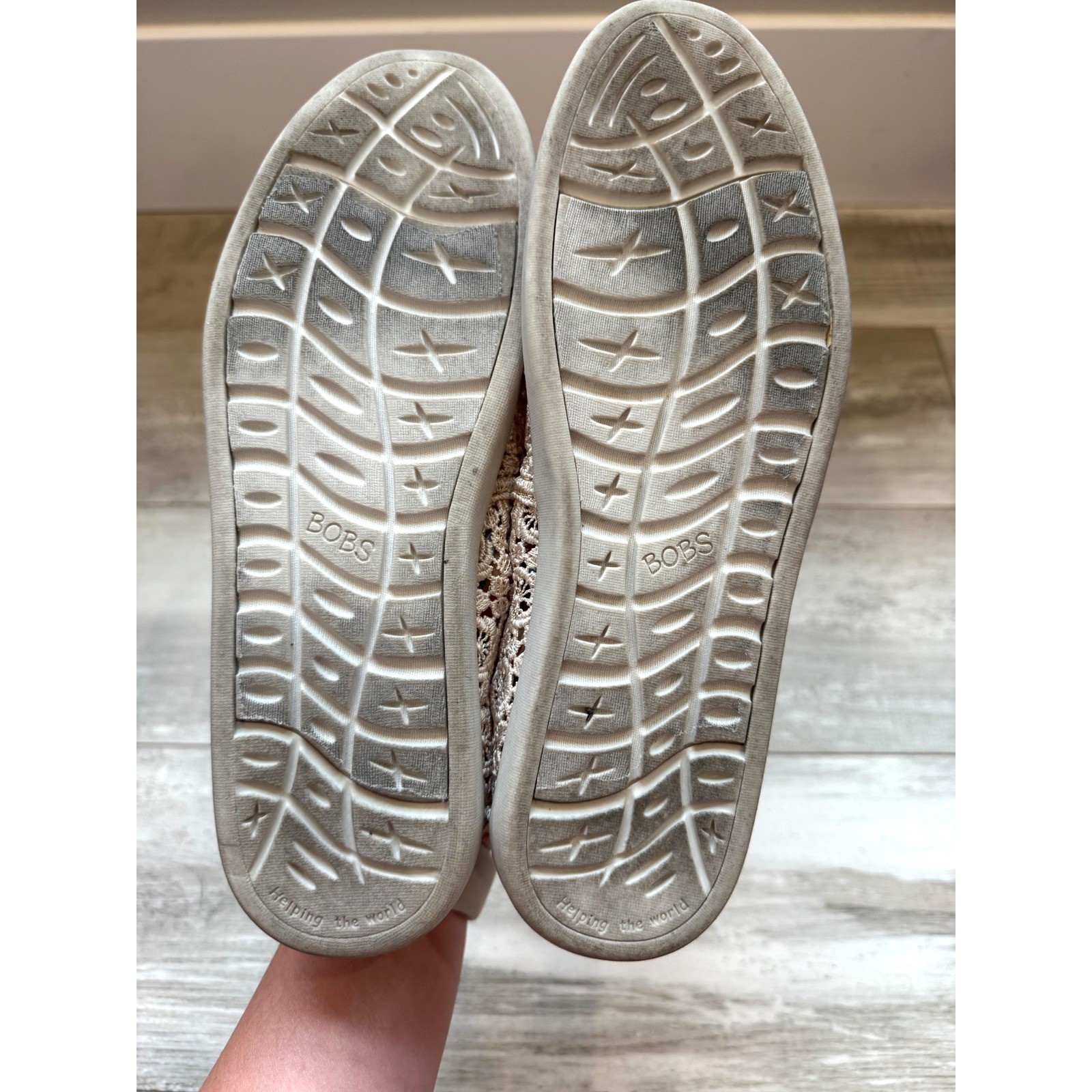 Skechers BOBS Crochet Slip-On Flats Beige Memory Foam Cottagecore Size 7.5 Boho