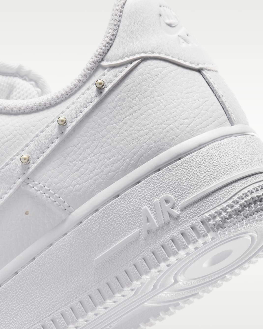 NIKE Women’s Air Force 1 ’07 IU7557-100 White Metallic Silver Pure Platinum