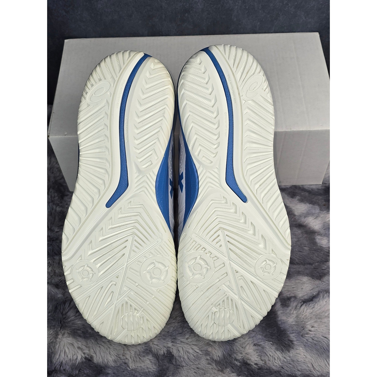 NWOT Asics Gel-Challenger 14 White Blue Tennis Court Shoes Womens 8.5