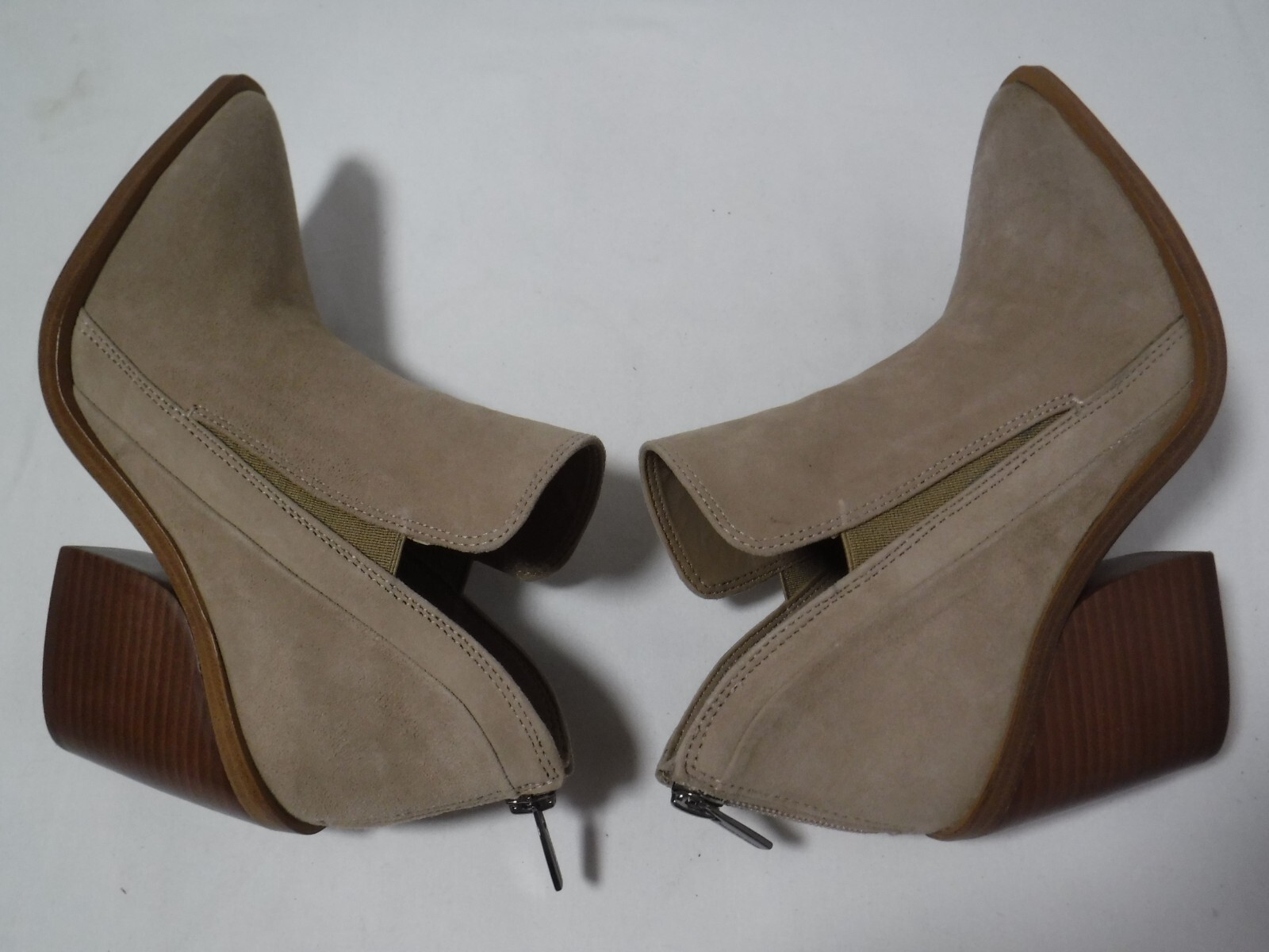 PM3 Women’s VINCE CAMUTO Gradina Brazil Pointed Toe Chunky Wood Heel Bootie 6.5