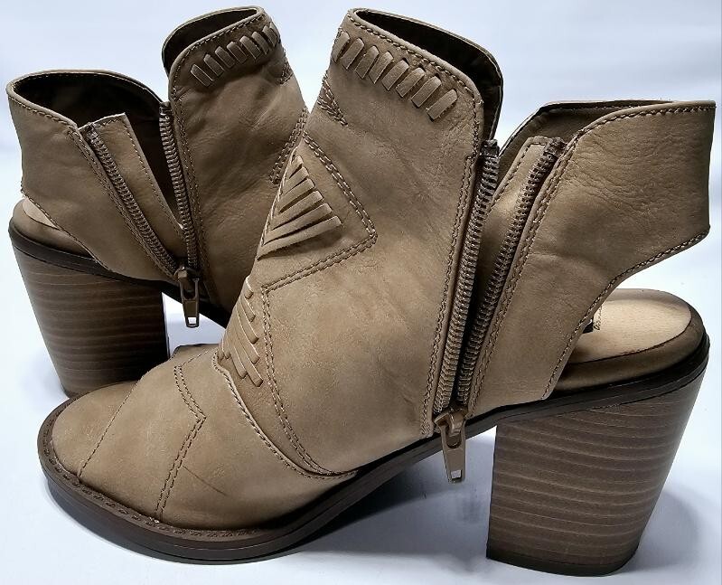 David Aaron Carleigh Peep Toe Ankle Booties Western Tan Faux Leather W Size 7