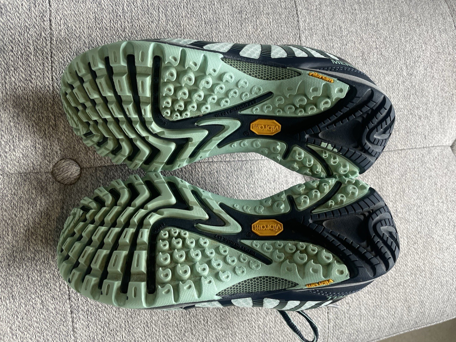 Merrill Women’s Mint Green And Navy Blue Water Resistant Sneakers Size 5.5
