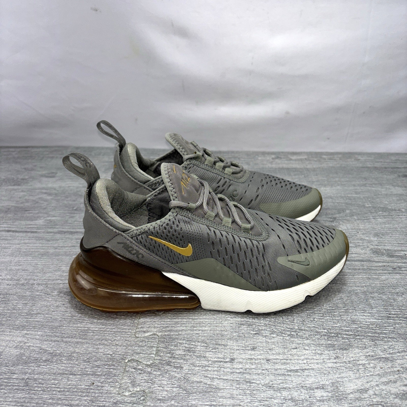 Nike Air Max 270 Womens Size 6.5 Dark Stucco Metallic Gold Sneakers AV8427-001