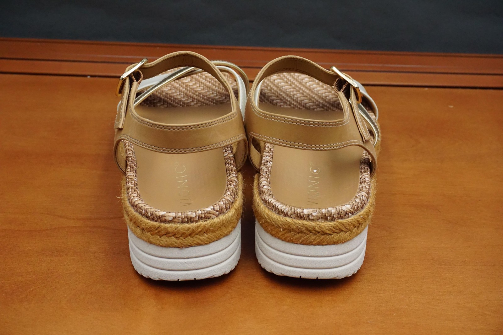 Vionic Mar Sandals Shoes Womens Size 8 Beige Leather Espadrille Buckle Cushioned
