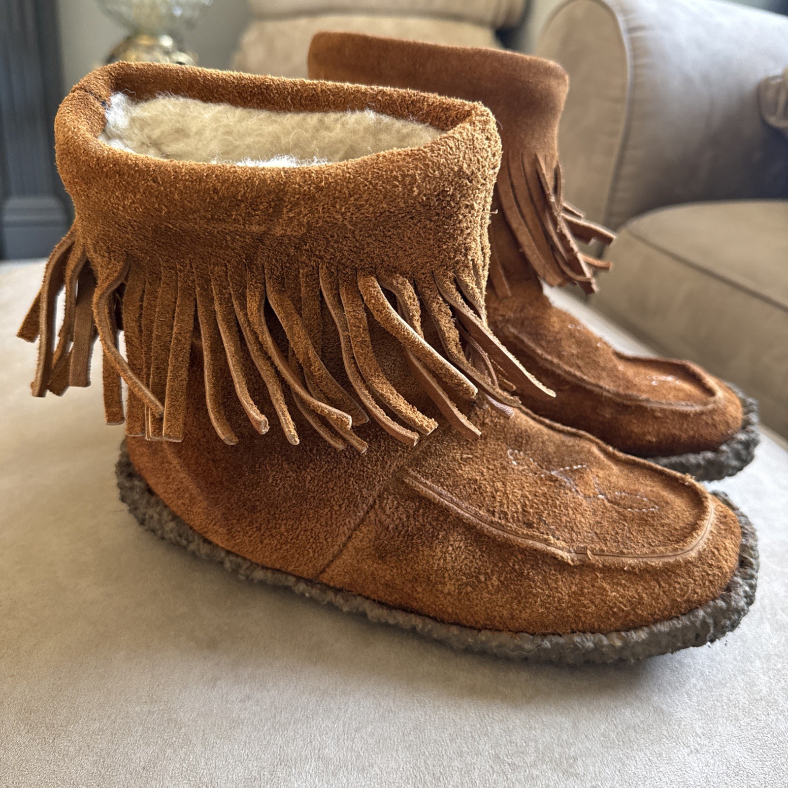 Blondo Leather Moccasin Fringe Boots Embroidered Faux Fur Luxury Women’s 8