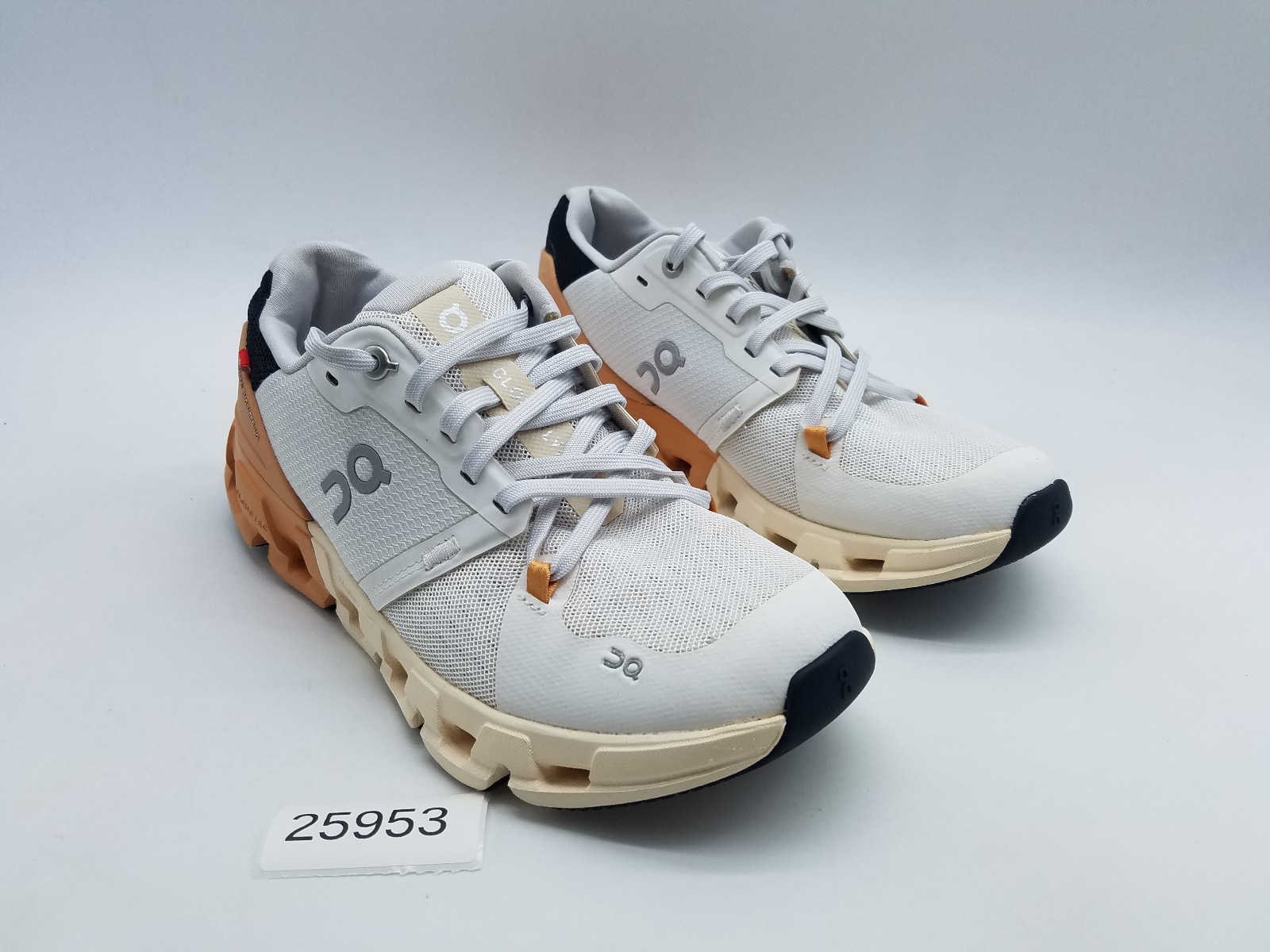 On Cloudflyer Swiss Engineering Women’s Size 6.5 Running Shoes White