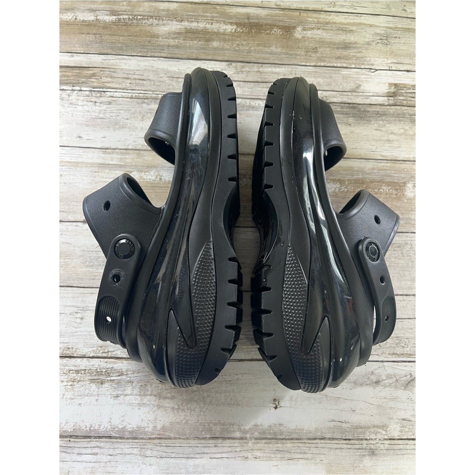 Crocs Classic Mega Crush Platform Sandal Women Size 11