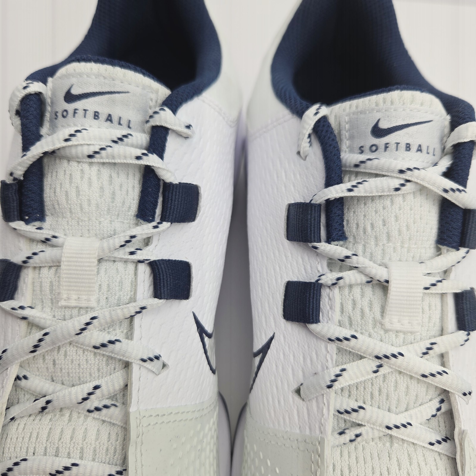 Nike Hyperdiamond4 Pro MCS Womens 10 Low Top Softball Cleats Navy White Athletic