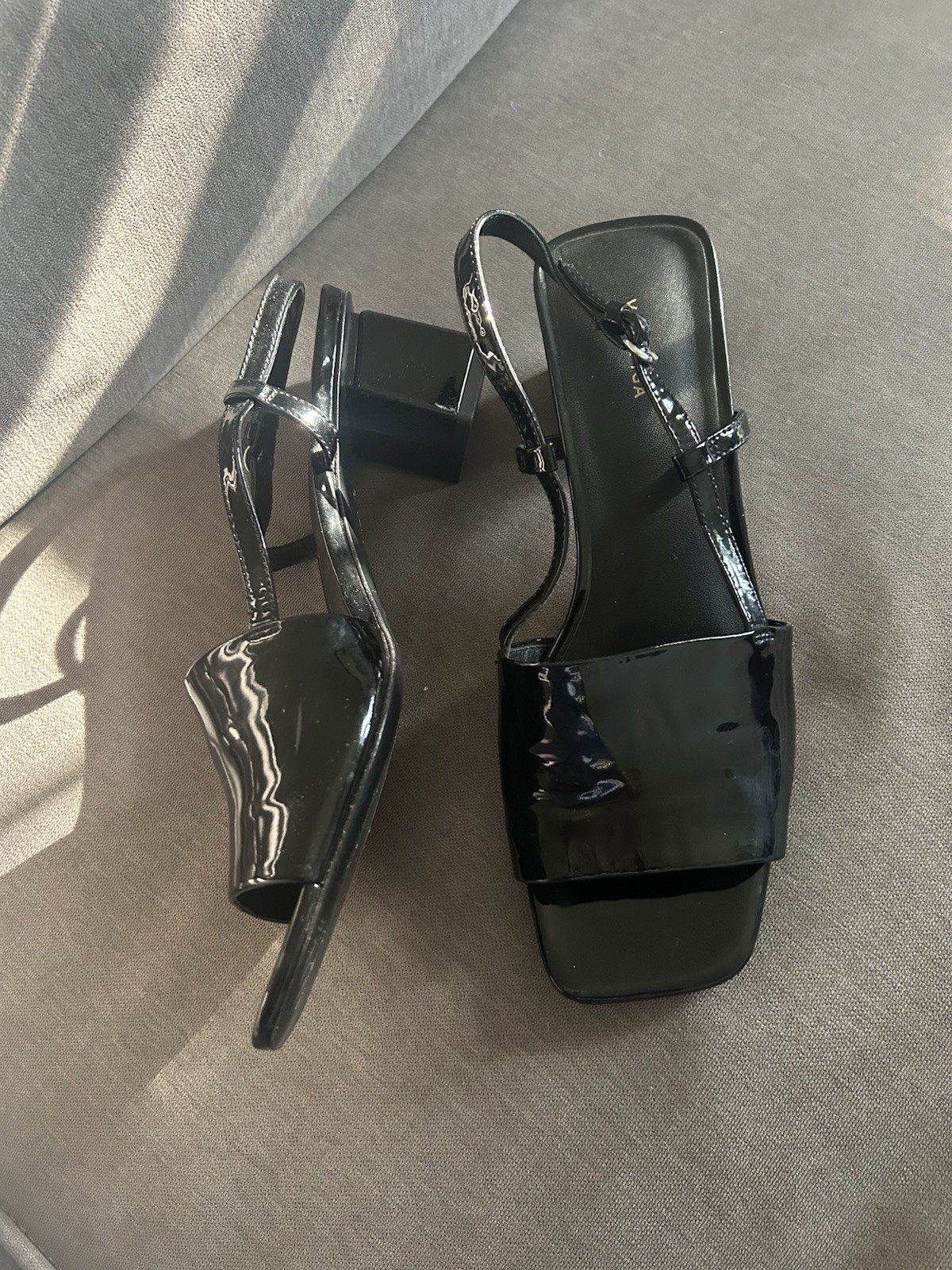 7.5 Via Spiga Patent Leather Block Sandals Black