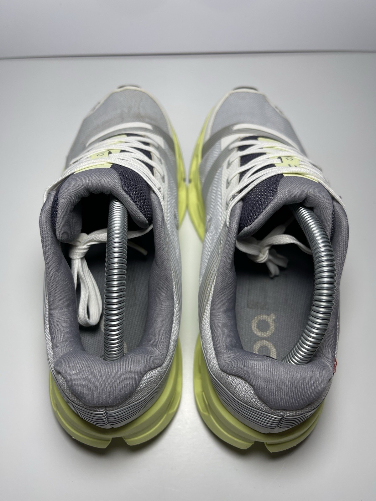 On Cloudgo 55.98234 Sneaker Woman’s Frost Hay Low Top Lace Up Running Shoes 8.5