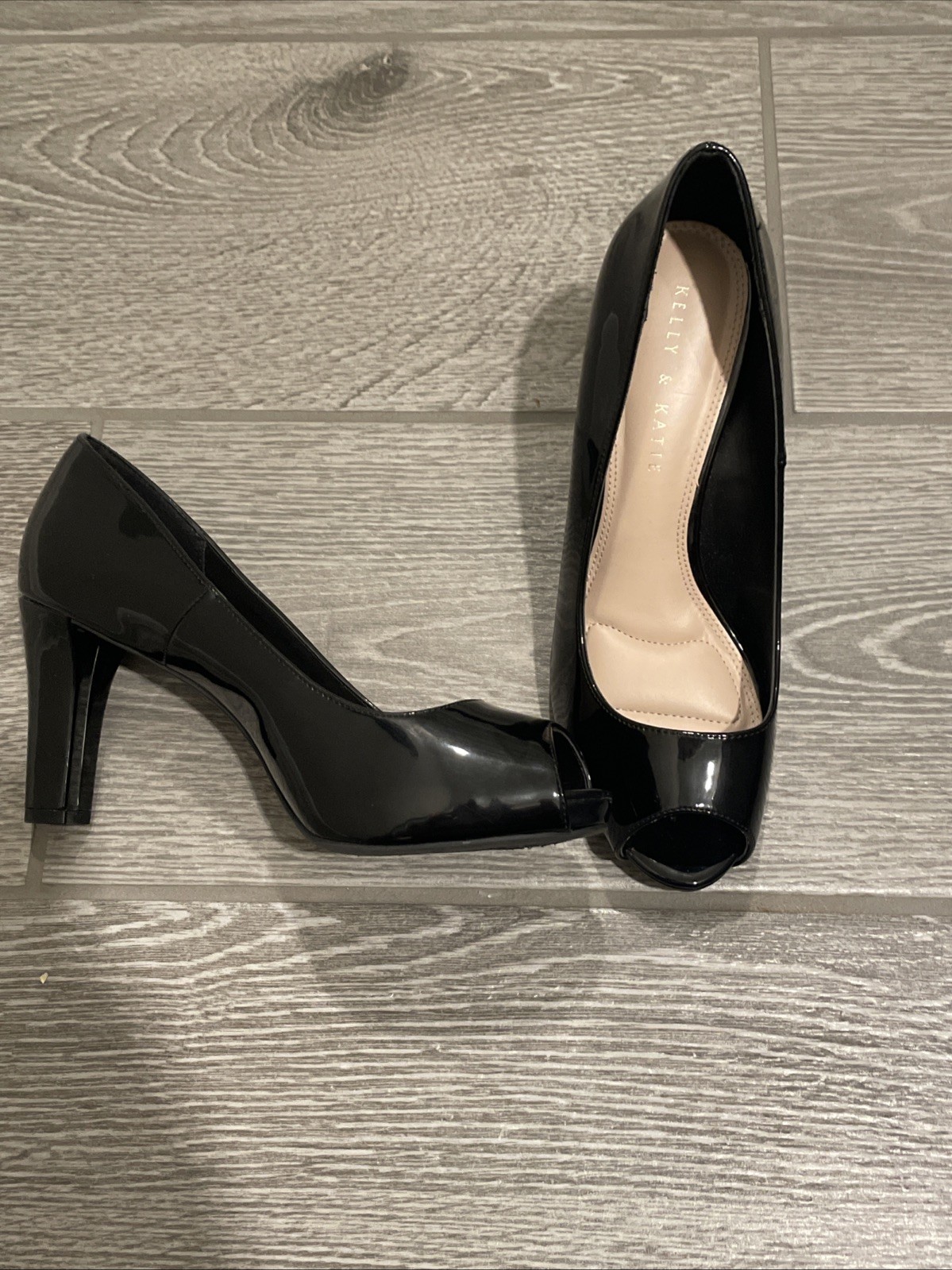 Women’s Kelly And Katie Peep Toe Patten Leather Pump Black Size 8.5