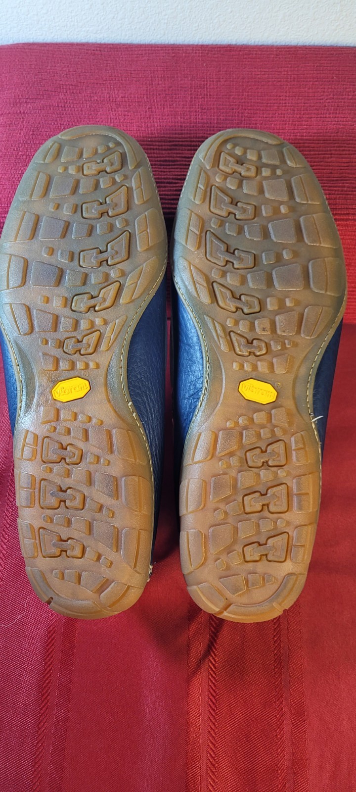 L.L. Bean Women’s Leather Moccasins Boat Shoes Size 11 Cream And Navy Blue