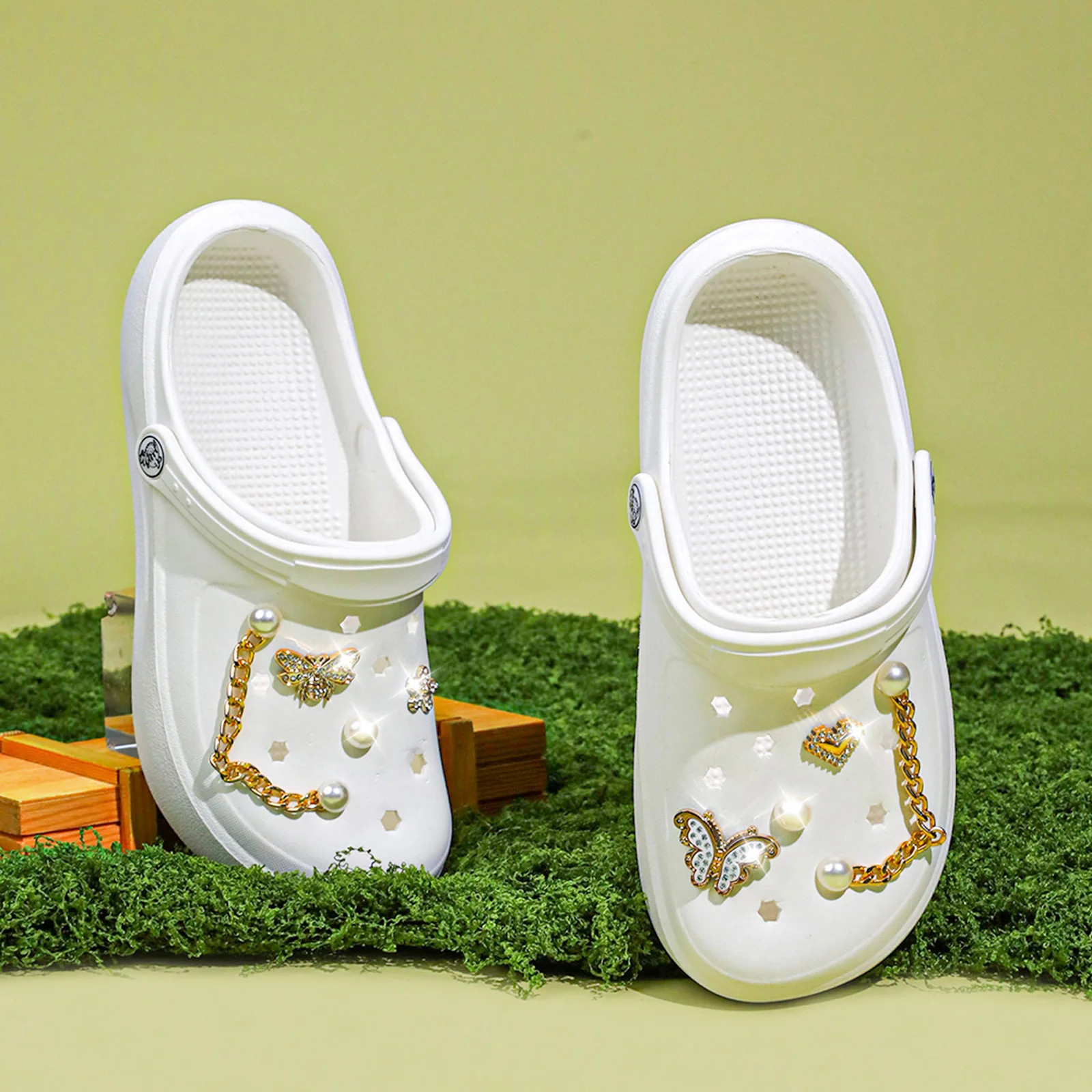 Ladies’ Clogs Outdoor and Indoor, Lightweight Two-way Wear Garden Shoes