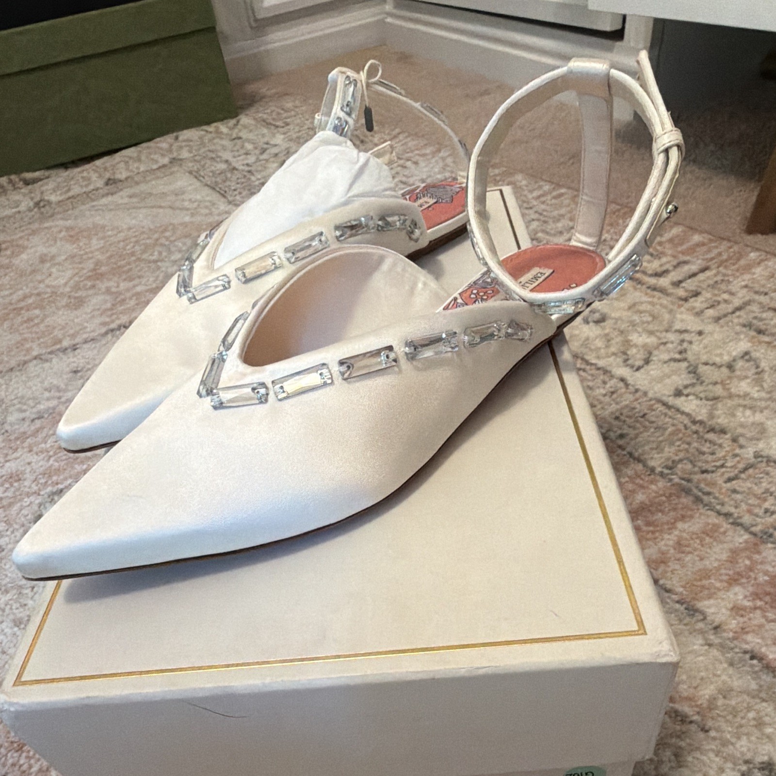 NIB Emilio Pucci Ivory Satin Crystal Jeweled Ankle Strap Pointed Flats Size 37