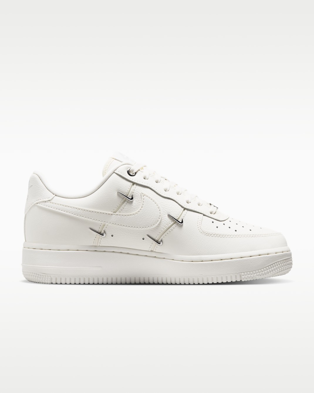 NIKE Women’s Air Force 1 ’07 LV8 IV4727-133 Sail Sail Metallic Silver Sail