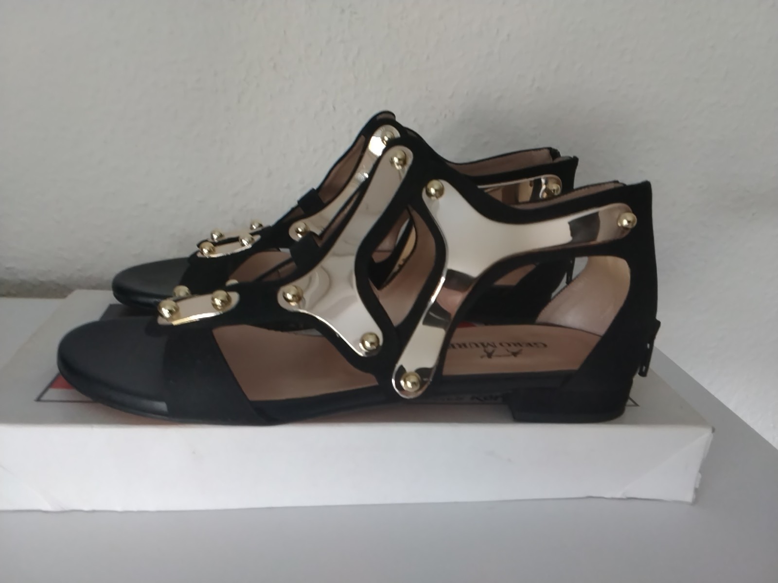 Gero Mure, sandals size 39, black gold, leather, mint condition