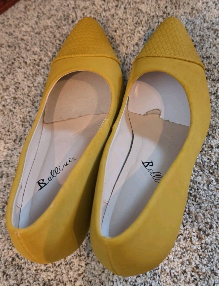 BELLINI ZESTY 3.25″ HEELS SHOES 6.5M GOLD FAUX SUEDE WOVEN LOOK